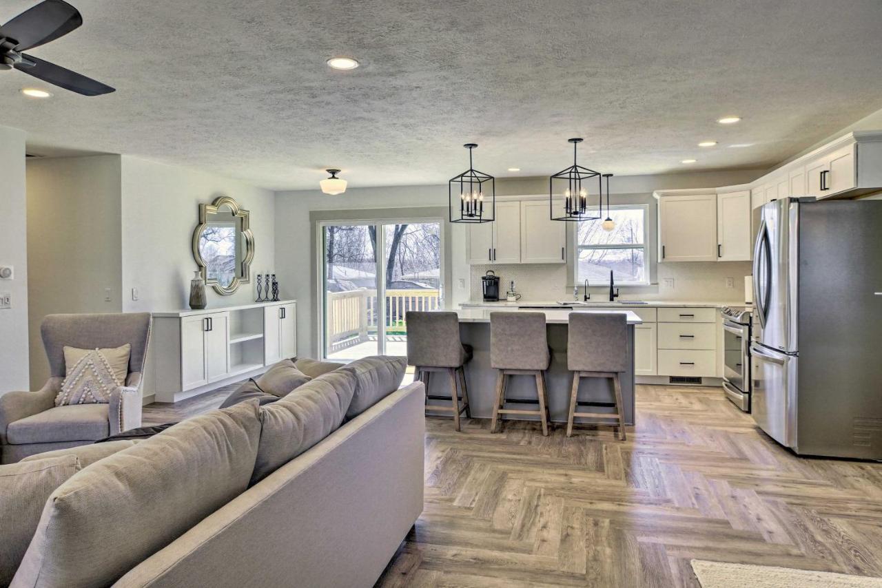 Retreat With Deck About 9 Mi To Downtown Springfield Villa Ozark Bagian luar foto