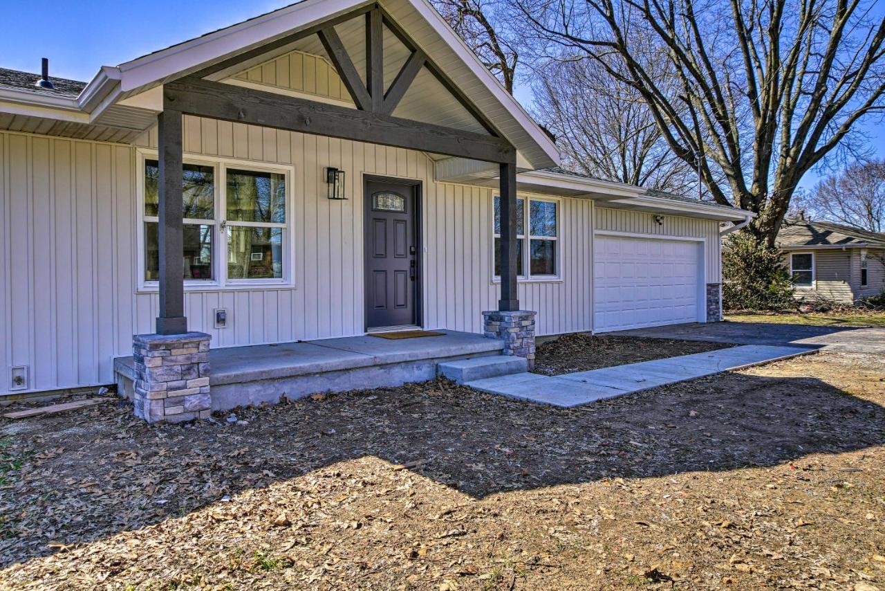 Retreat With Deck About 9 Mi To Downtown Springfield Villa Ozark Bagian luar foto